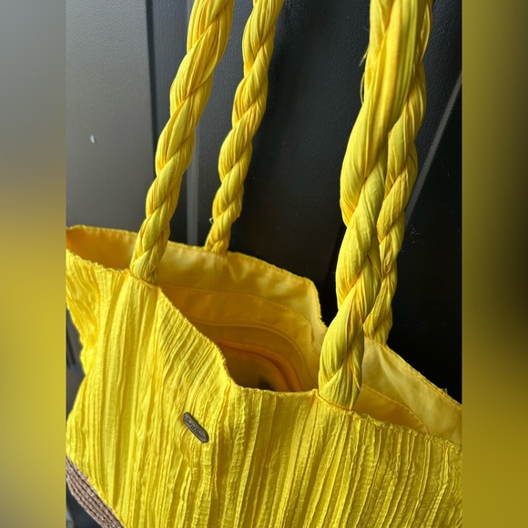 Sun N Sand Beach Summer Tote Bag Straw Yellow Purse Zipper Closure Vacation Bag - Picture 5 of 10